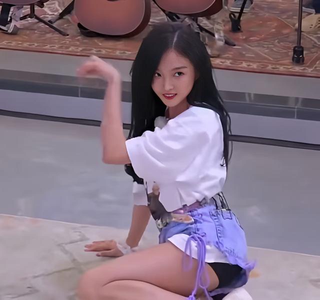 吴宣仪——性感小野猫，太诱惑了，太顶了