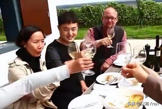 她是“中国最丑女演员”,凭什么嫁入豪门,成为阔太?