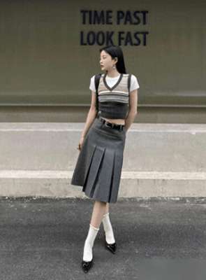 低腰裙(今夏“低腰裙”突然火了可露蛮腰露腿，穿出来比你想象中要洋气)