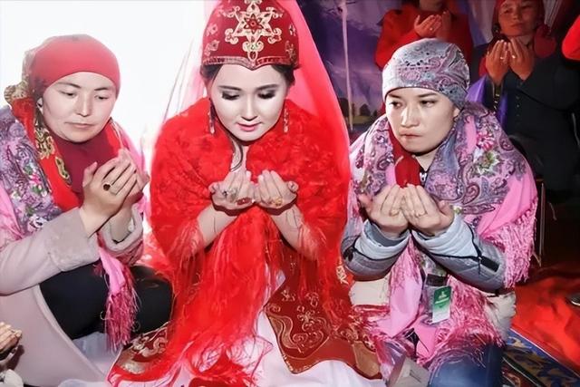 女明星们的“性丑闻”：大尺度不雅照曝光，不图钱只要刺激？