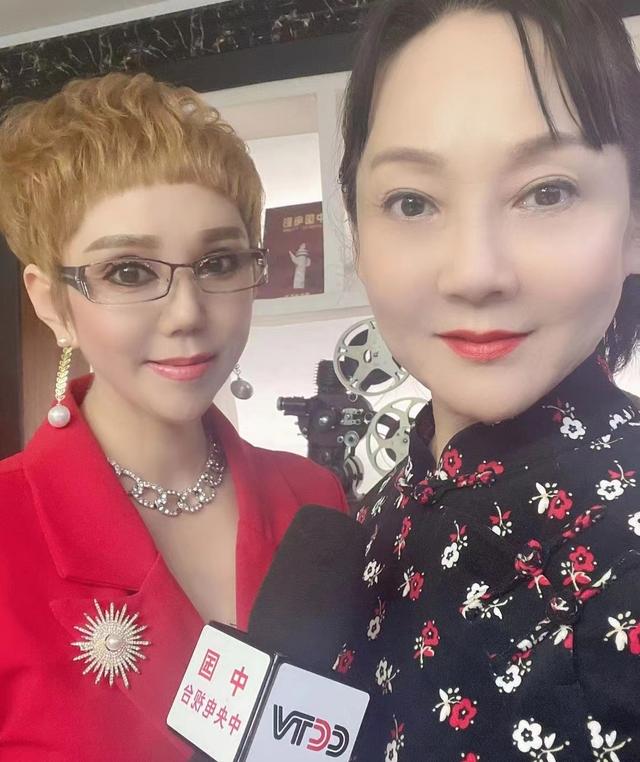 专访流行音乐教育家贺冰新