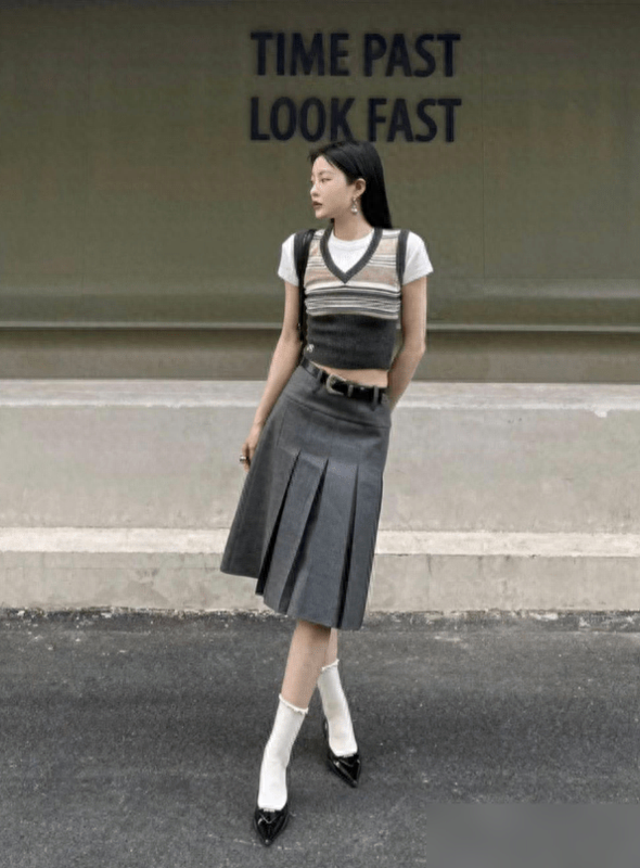 今夏“低腰裙”突然火了！可露蛮腰露腿，穿出来比你想象中要洋气