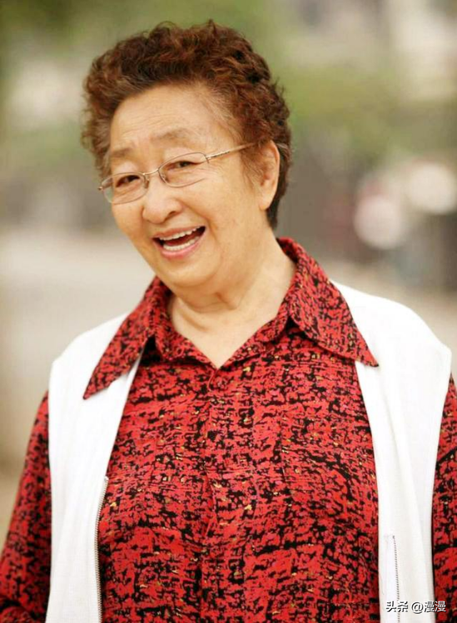 演员孟阿赛：姥姥是彭玉，母亲是赵珈琪，是名副其实的“星三代”