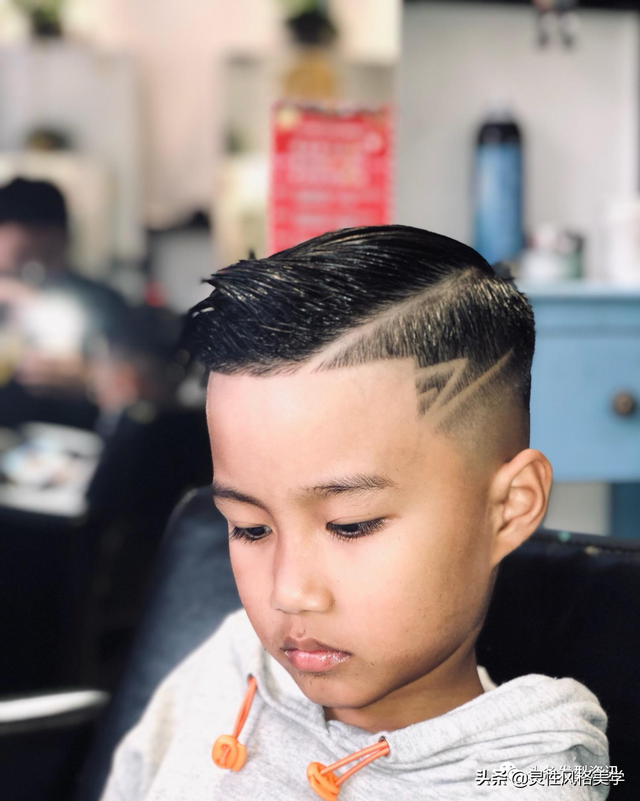 六一快到了，精选小男孩发型20多款送给你，越看越帅气