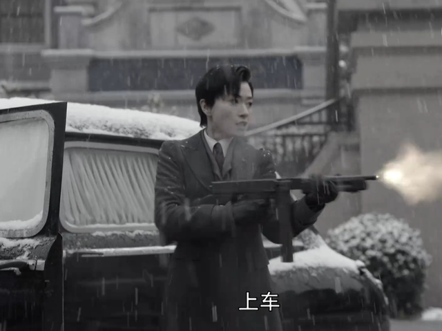 《潜行者》好戏，两个军统女特工，一个献身汉奸一个爱地下党