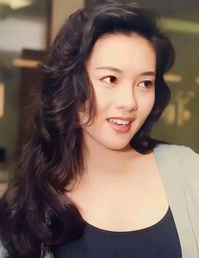 香港大尺度“三级片”《蜜桃成熟时》当年清纯的李丽珍为什么会拍