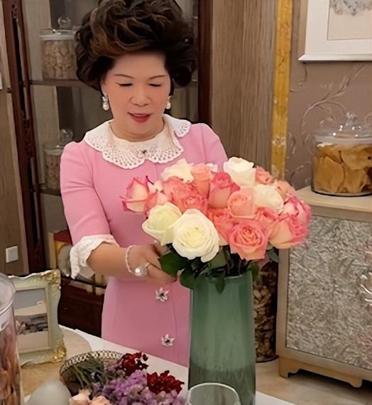 鲍鱼家姐：全网最壕贵妇，浑身装扮抵一栋楼，有何实力能碾压Cici