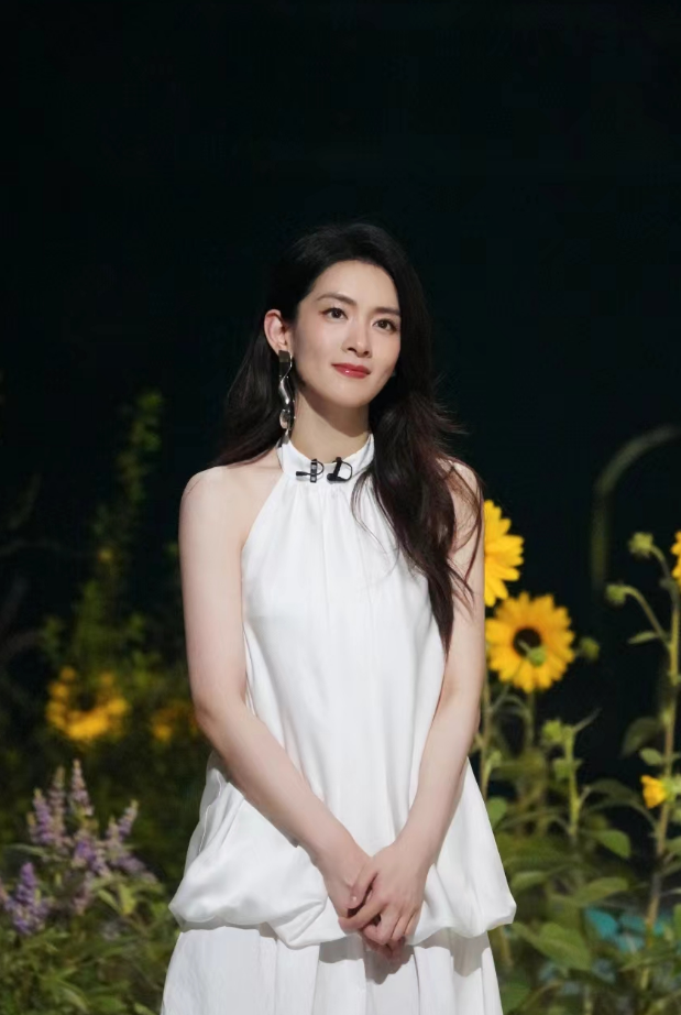 戚薇、蔡文静、何洁、陈昊宇新歌上线，为《花儿绽放》“种花”