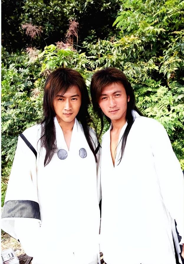 同人不同命，明星和替身太像！周杰伦爹妈分不清，杨幂替身笑掉牙