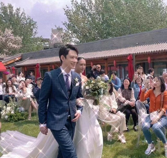 又一女星婚礼现场曝光！奢华浪漫群星云集，与老公郎才女貌好般配