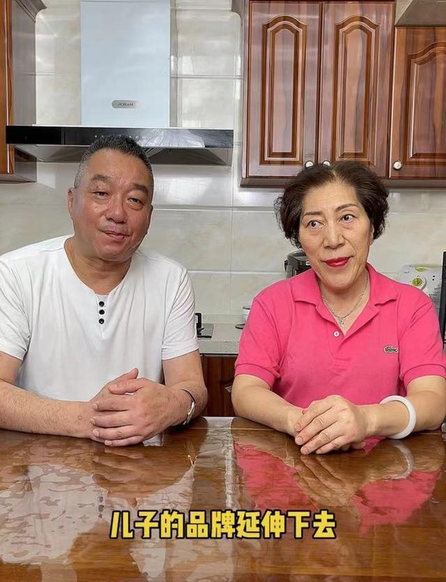 男星乔任梁去世7年：白发父母怀念他的方式招来谩骂