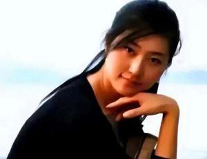 女警的沉沦(《警花蜕变：从最美警花到权力掮客的沉沦之路》)