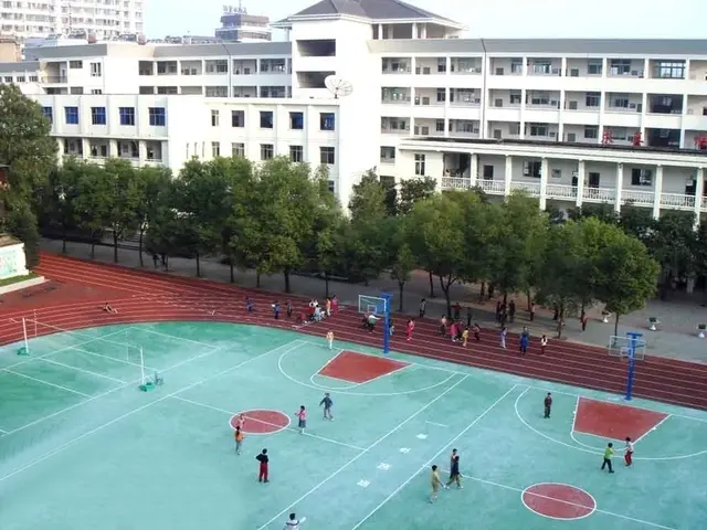 京剧名家熊明霞:3副护腿让妈妈泪目,她的姐弟婚姻幸福吗?