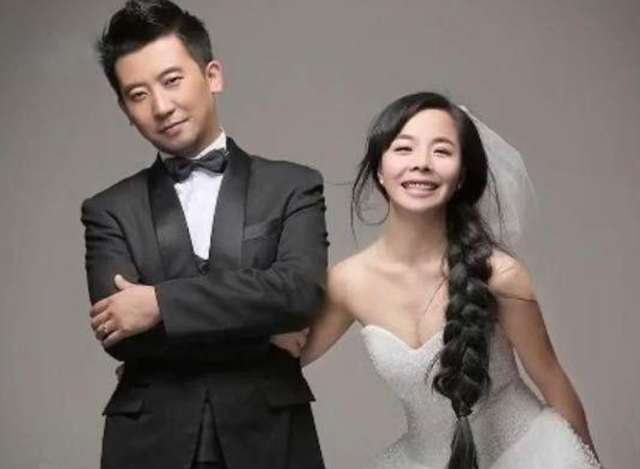 “草根歌手”王二妮和李飞结婚9年，她初心不改，他却像换了个人