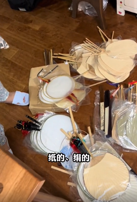 铁兜和胡老师：靠“谎报”价格吸粉500万，真实身份曝光不简单？