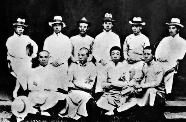 1959年毛主席卸任，朱老总为何拒绝担任主席之位，推荐刘少奇？