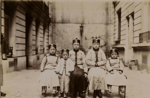 【晚清风情录】老照片中的花楼女子丰乳肥臀，30张尽显绝代风姿