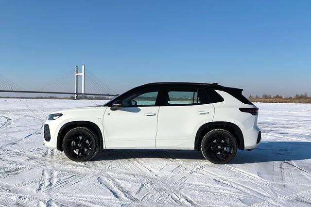 2.0T动力，带四驱，智能体验更强，试驾一汽-大众全新探岳L