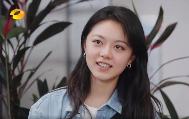 《花少4》暴露明星素颜状态：杨幂鼻孔瞩目，张凯丽颜值落差大