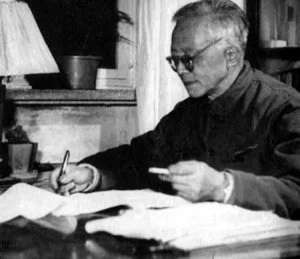 站在桥上看风景(今天是他的生日，曾写下名句“你站在桥上看风景……”卞之琳，从故乡到他乡)