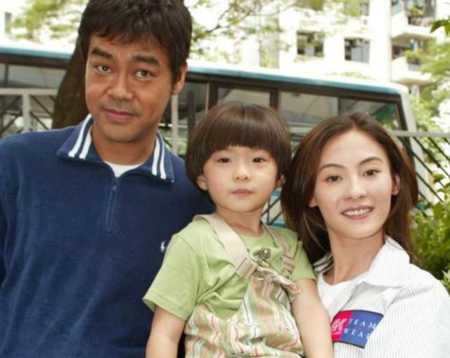 恭喜！23岁原岛大地宣布当爸，23岁妻子诞下儿子，父子长相相似