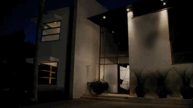 每个人都不完美，却拼凑出了记忆里最完美的《摩登家庭》