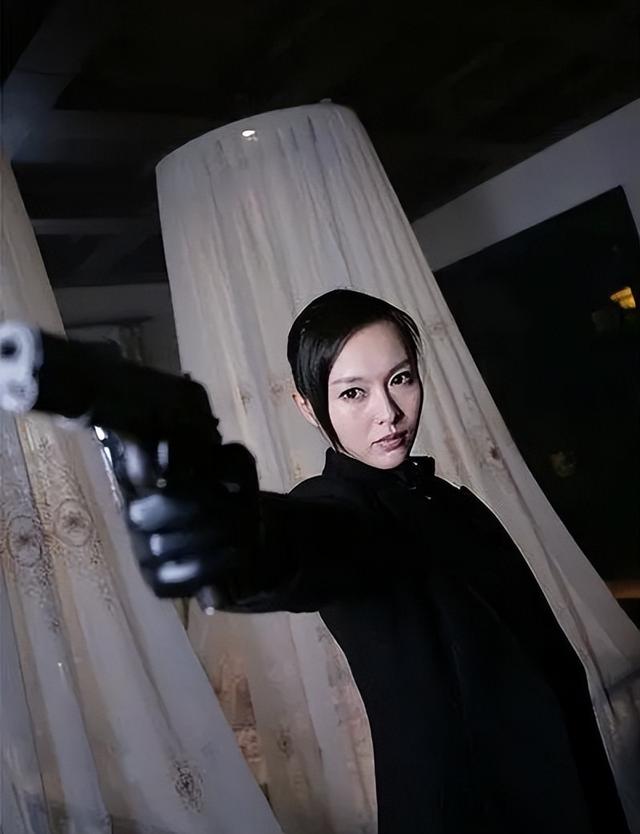 同样是演女特工李沁的《追风者 》对比唐嫣的 X女特工 差距一目了然