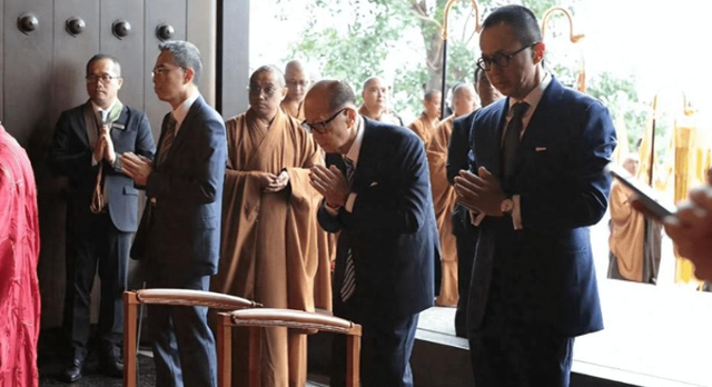 相伴30余年，李嘉诚仍不敢将周凯旋娶进门，背后原因没有那么简单