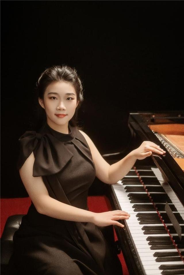 青年钢琴家李昕昱2024年钢琴全国巡演即将开启（附巡演日程）