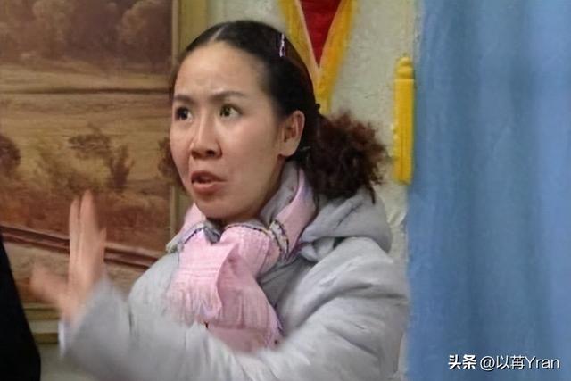 她是“中国最丑女演员”,凭什么嫁入豪门,成为阔太?