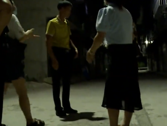 24年湖南一女子脚踏3条船,3人自愿给她转账百万!究竟为何?