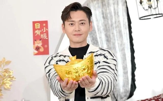 TVB视帝张振朗自爆被亲友催婚,称与女友暂没结婚计划：先专注事业