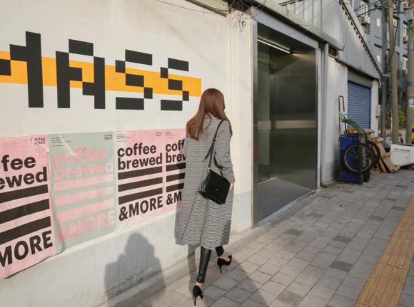 黑色带刺蔷薇，皮裤杀手