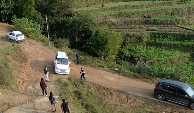 7年前，那个酷似“马云”的江西7岁男孩范小勤，如今怎么样了？