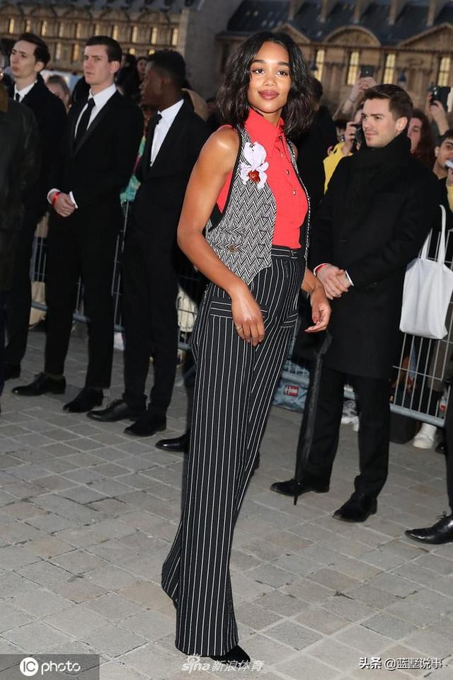 美国黑人女明星劳拉·海瑞尔,曾与NBA球星汤神汤普森牵过手