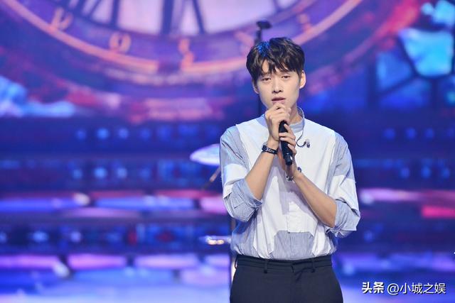 魏大勋这次是真的火了!家庭背景强大,出道15年多次因绯闻上热搜