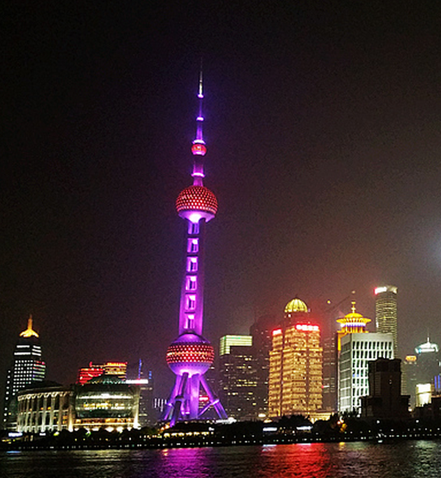 夜色璀璨上海滩