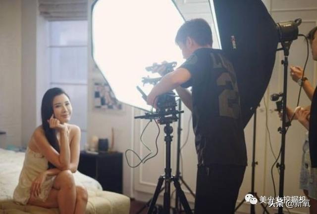 新加坡最有手段名媛，拥有全球最多爱马仕，如今44岁还在做网红