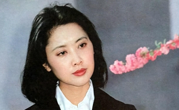 朱琳：嫁给圈外丈夫，结婚43年无儿无女，72岁风采依旧