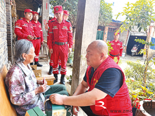 平恩东：用大爱点亮生命之光
