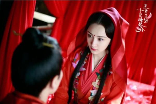 杨幂古装剧5次穿嫁衣:前4次都未嫁出去,最后一次甜的让人羡慕