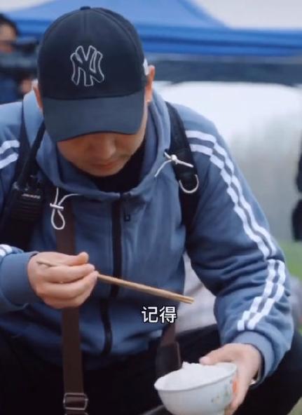 王宝强堂弟近况曝光,受马蓉宋喆牵连生活窘迫,自称“被大树挡了光”