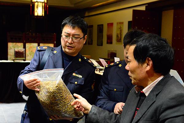 暗访｜上海一药店被指天价卖疑似野生中药，只做旅行团生意