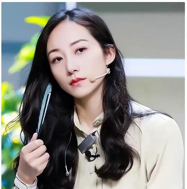 中国最干净的7位女星，不傍富豪、不滥情、个个清白干净