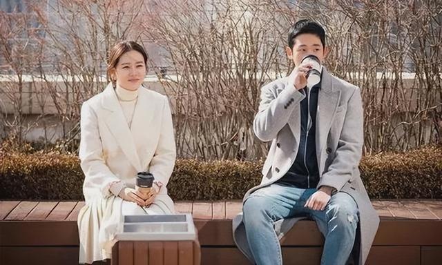 丁海寅的风格转变：从清爽男神到成熟魅力，引发的争议与思考