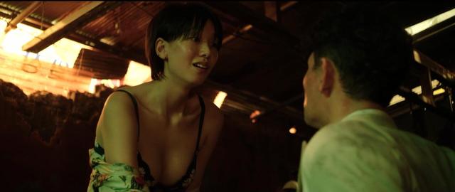 人质被绑匪百般虐待，就连喝水都被反绑双手！韩国最新犯罪电影