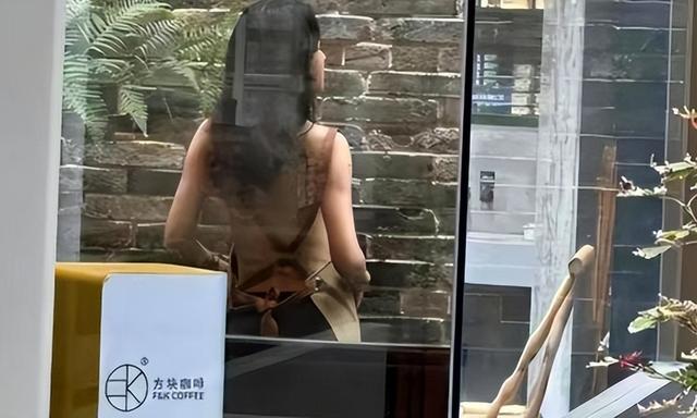 全裸真空上阵!一咖啡店美女员工竟只穿安全裤上班?店家:已报警