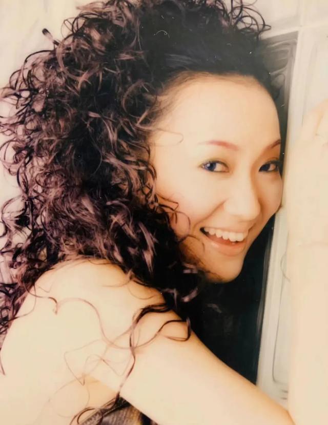 曾红极一时的女星周艳泓，与李厚霖的感情纠葛依旧让人津津乐道