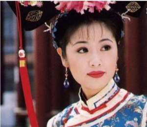 青格儿(清宫格格，林心如李小冉胡静王艳郑家榆赵薇，谁最美最不可替代？)