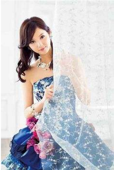 演技最差女优？佐佐木希逆风翻盘，靠一张美人脸一路飙车